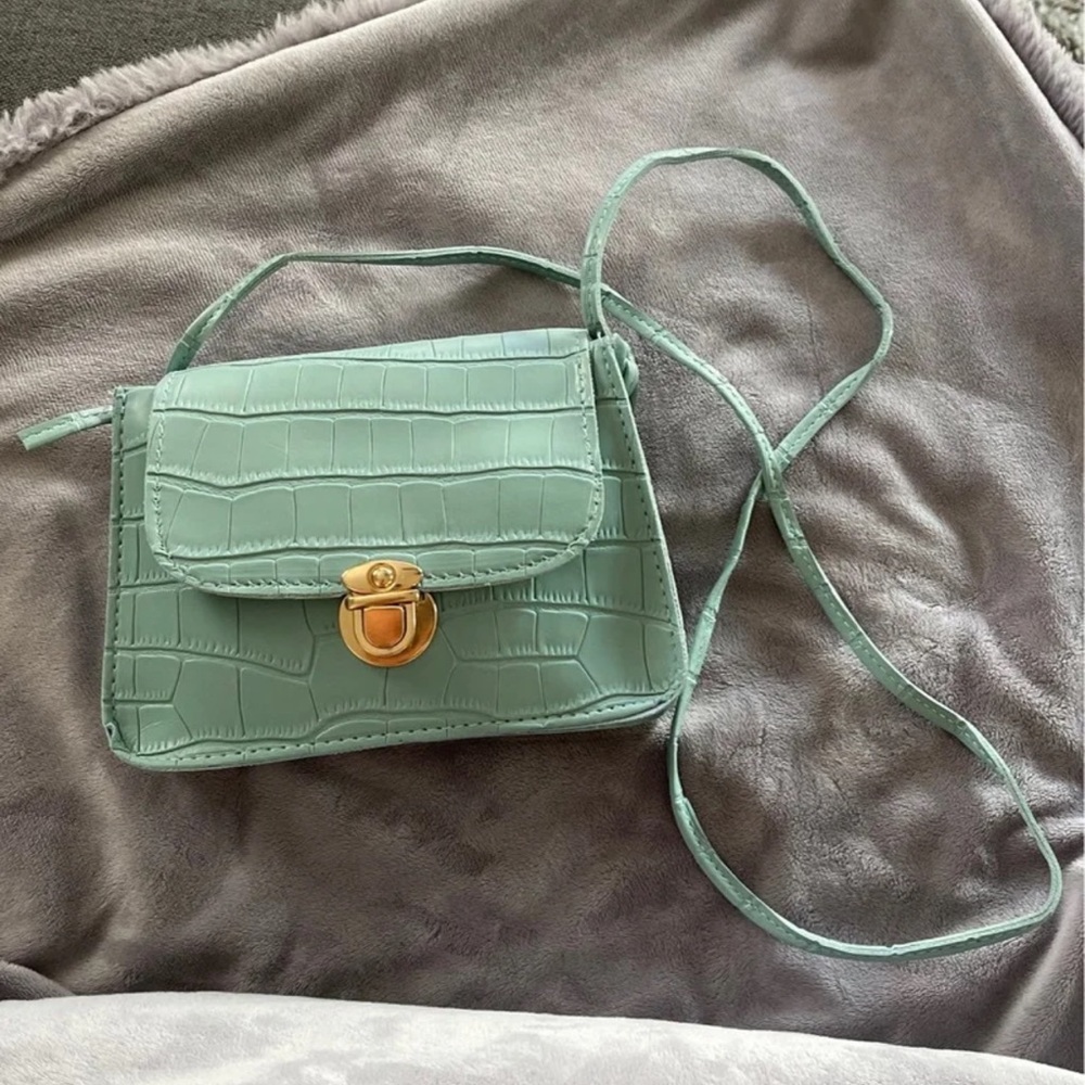 💕NWOT Mini Crossbody Bag